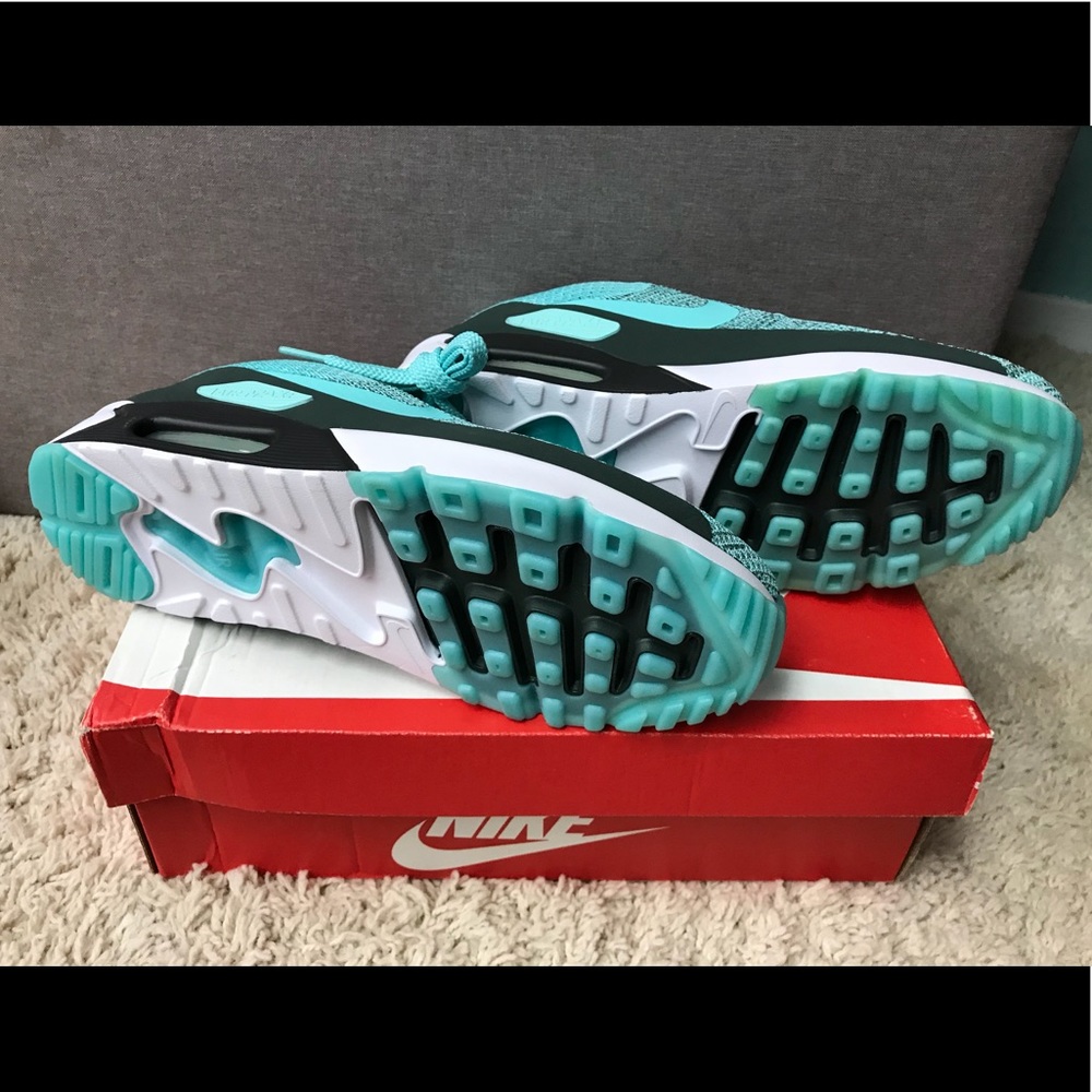 Men’s Nike AirMax - Picture 3 of 4